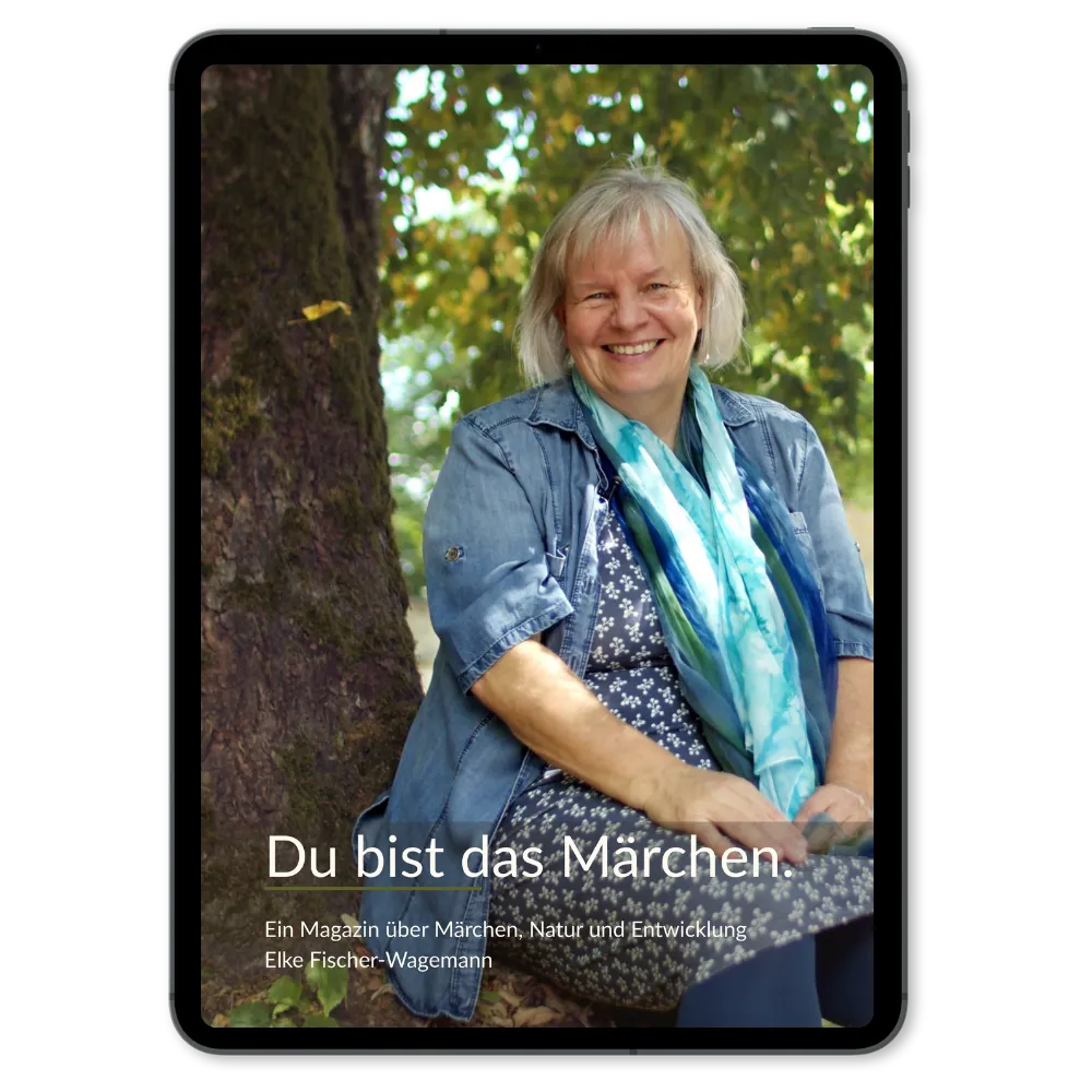 iPad mit dem Magazin von Elke Fischer Wagemann auf dem Cover: Du bist das Märchen. Ein Magazin über Märchen, Natur und Entwicklung.